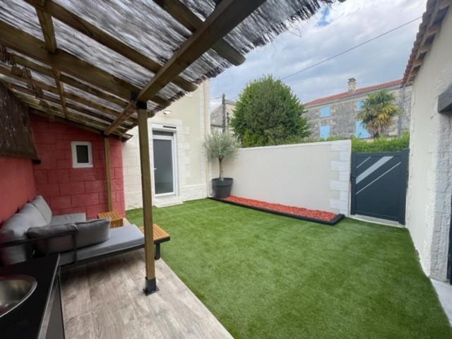 - Le Nuage - Unique, Espace Spa Privatif Et Jardin Avec Plancha Et Salon Privatif, Stationnement Public Gratuit Niort Exteriér fotografie